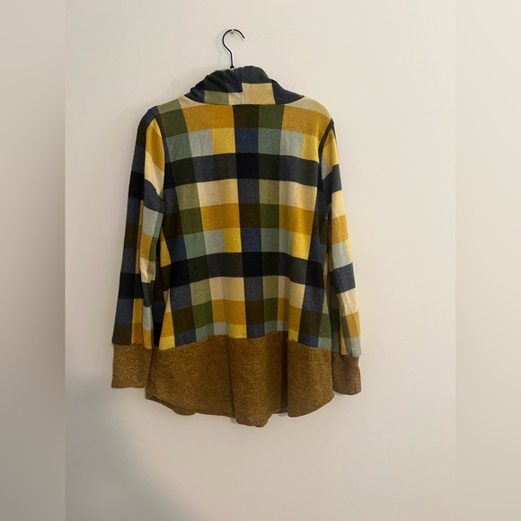 Riah Fashion - Plaid Top - Picture 6 of 7